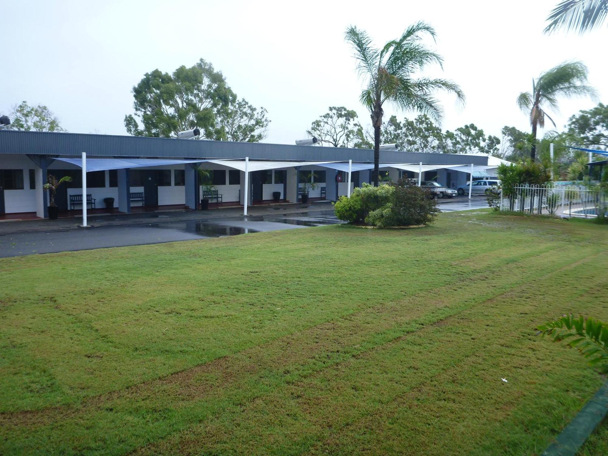 Birch Motel Bowen Previously Known As Bowen Arrow Motel Esterno foto